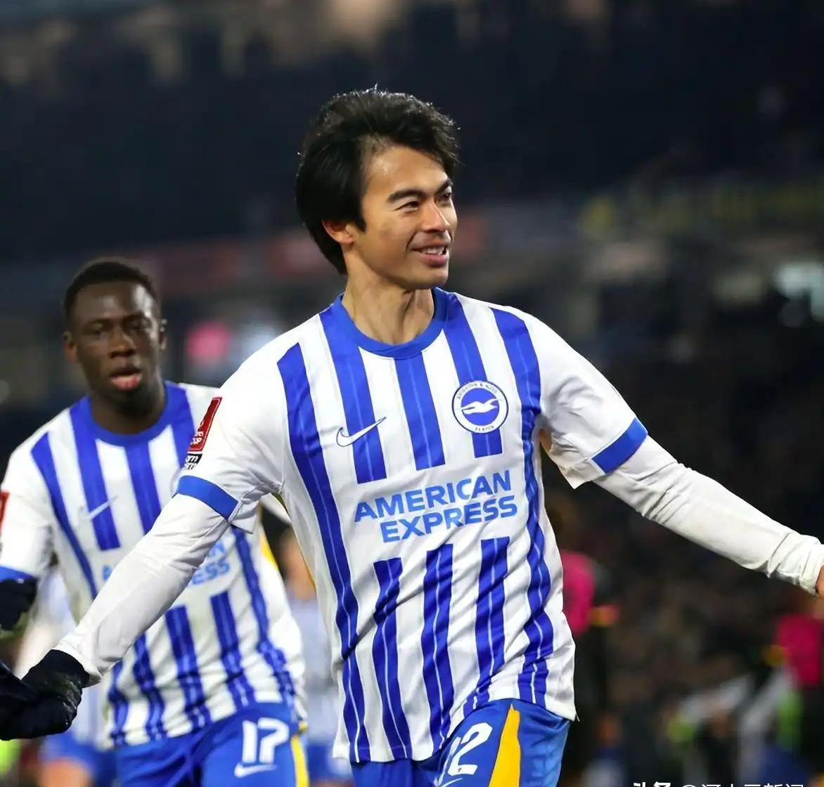 星空体育-布莱顿训练开放日，赛后造点机会引欢呼，NBA总决赛在即，赛程密集仍需轮换-星空体育