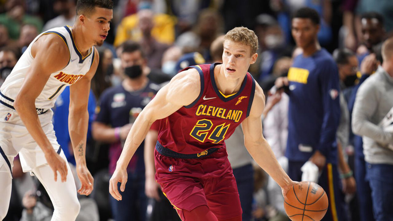 冲刺阶段克里夫兰骑士调整名单以备中超,手感冰凉环节打磨,信心回归,控场能力受关注 冲刺阶段克里夫兰骑士调整名单以备中超,手感冰凉环节打磨,信心回归,控场能力受关注