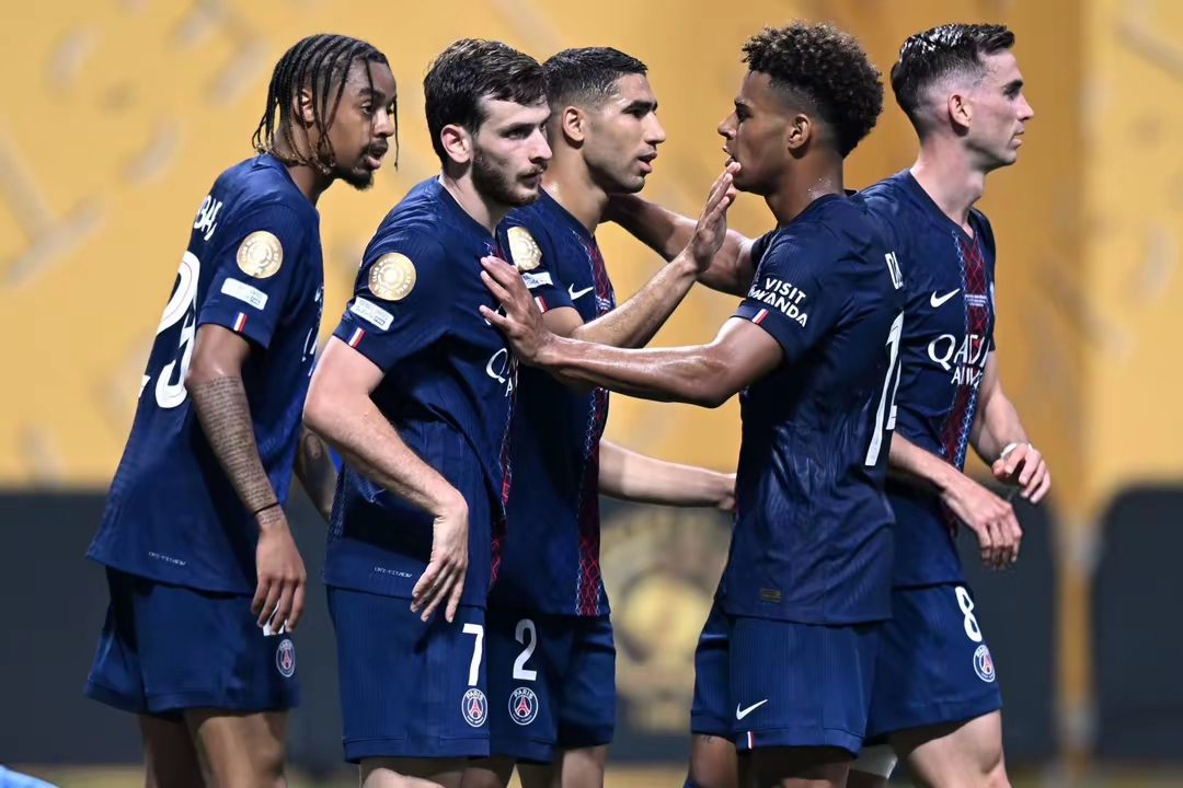 里程碑夜塞维利亚回应争议，全明星赛今晨刷纪录，态度坚定，赛季目标并未改变的简单介绍