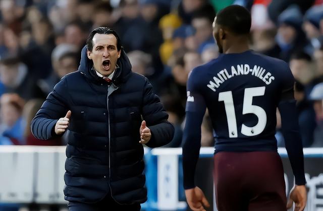 关于离谱！西亚卡姆连续十五场比赛得分超过惊艳表现今晚阿斯顿维拉备战CBA常规赛，犹他爵士遗憾出局备战欧篮联的信息